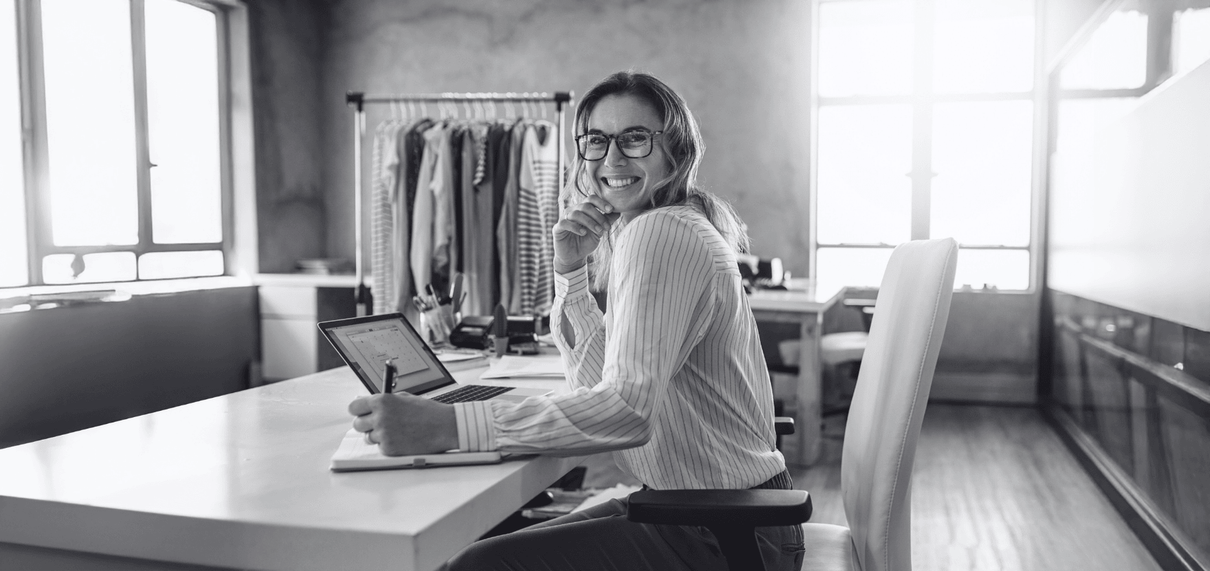 Solo business owner benefitting from the convenience of the best business checking account.