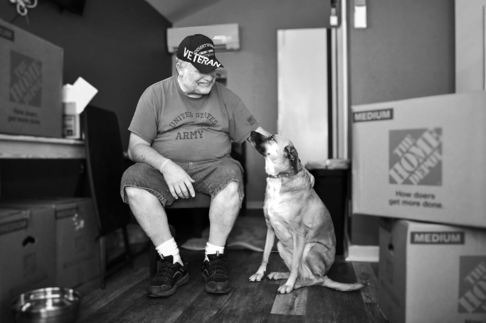 photo of veteran Craig and his dog